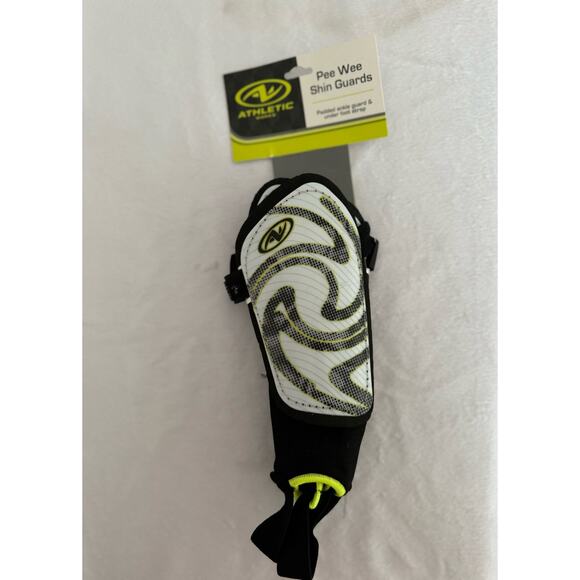 Athletic Works Pee Wee Shin Guards Size S, NWT - Picture 1 of 7